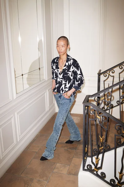 Look 30